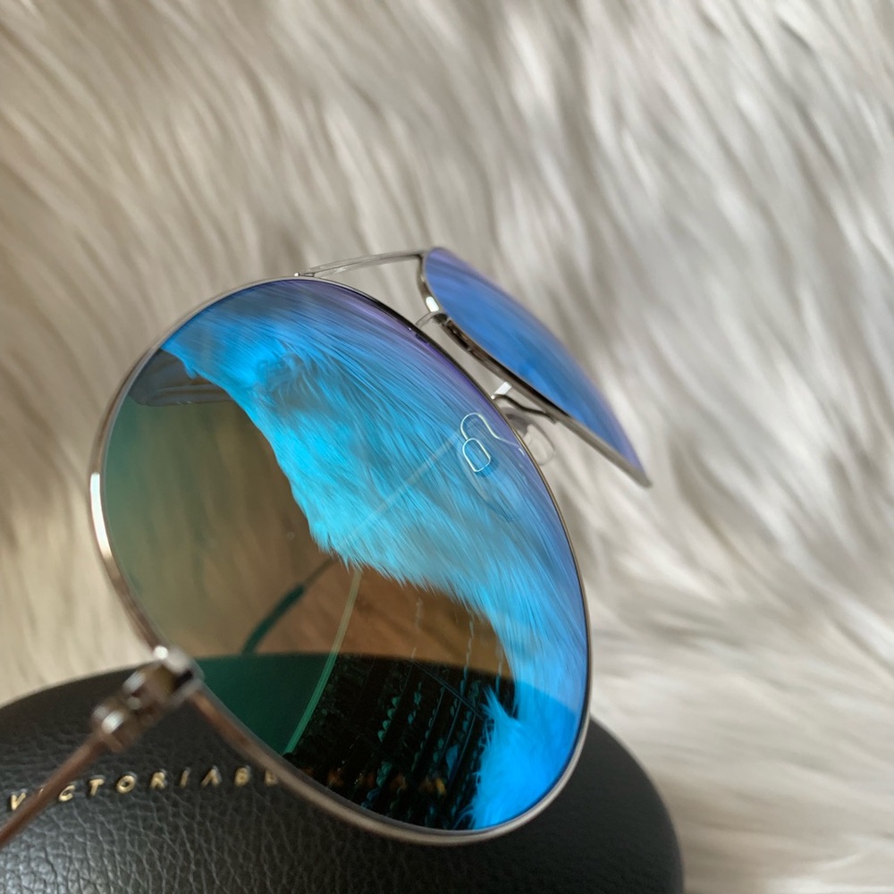 🎊Sold🎊 Victoria Beckham Aviator Sunglasses - Picture 5 of 7